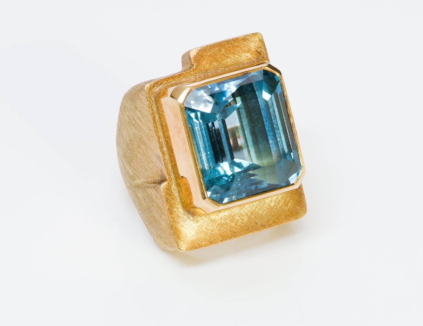 Burle Marx Blue Topaz 18K Gold Ring - DSF Antique Jewelry