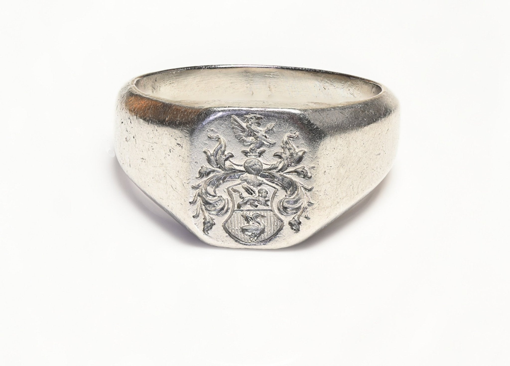 Cartier Platinum Crest Men's Ring - DSF Antique Jewelry