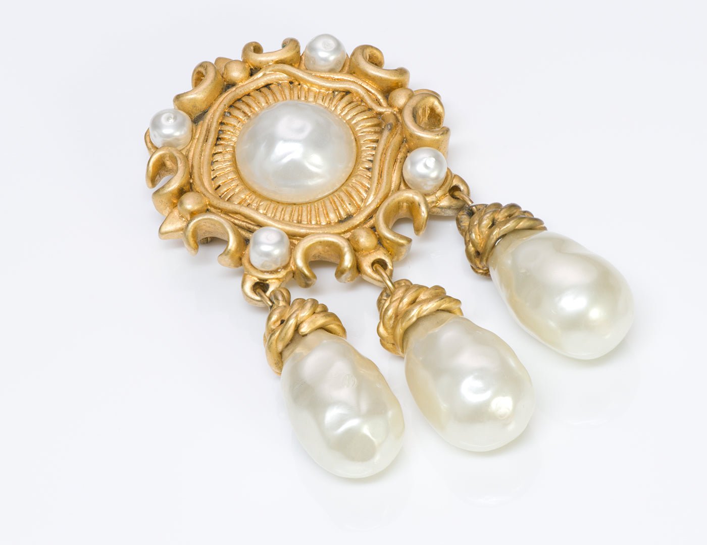 Chanel 1980’s Baroque Style Pearl Drop Brooch - DSF Antique Jewelry