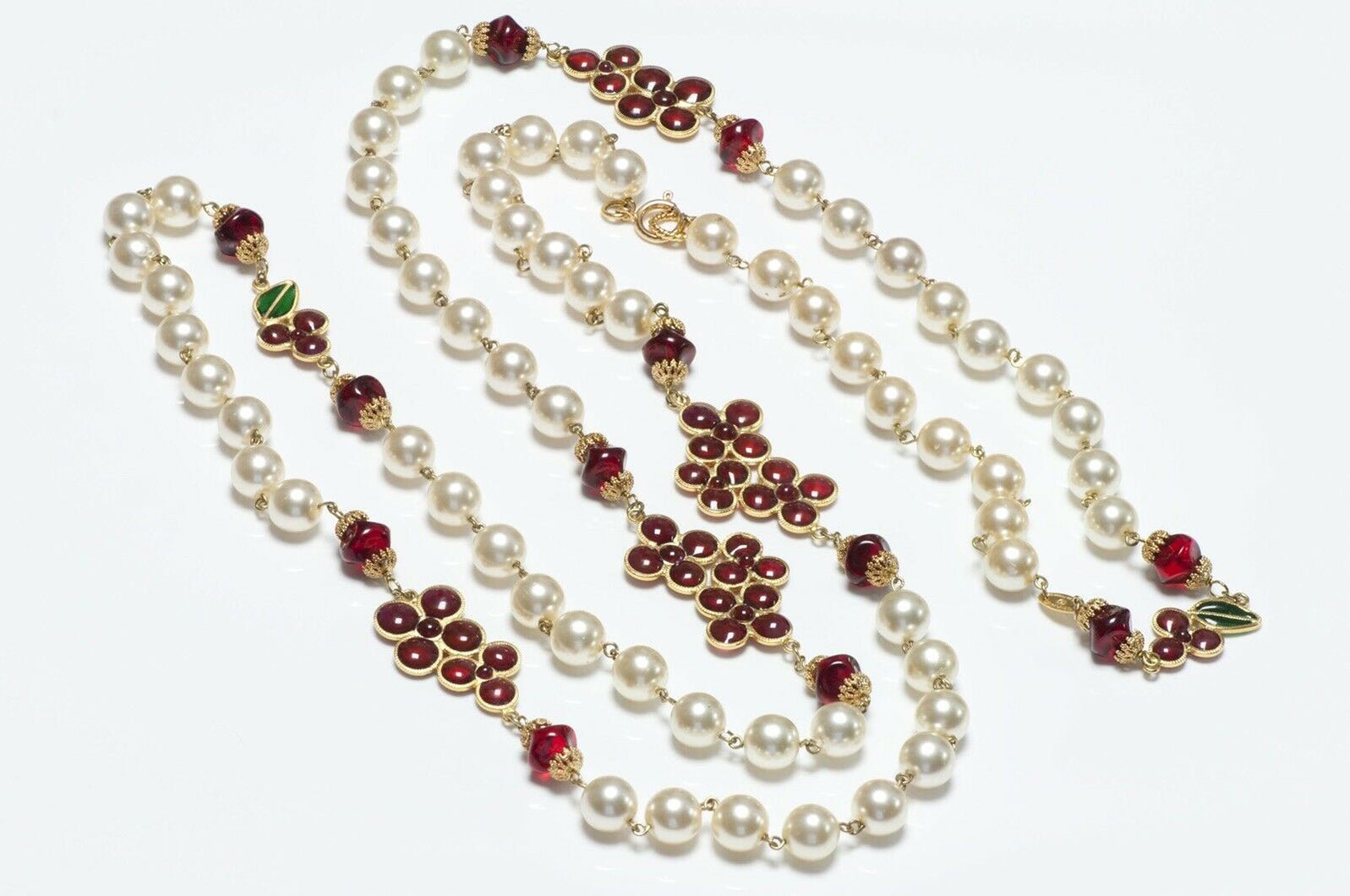 CHANEL 1990’s Gripoix Camellia Glass Pearl Sautoir Necklace - DSF Antique Jewelry