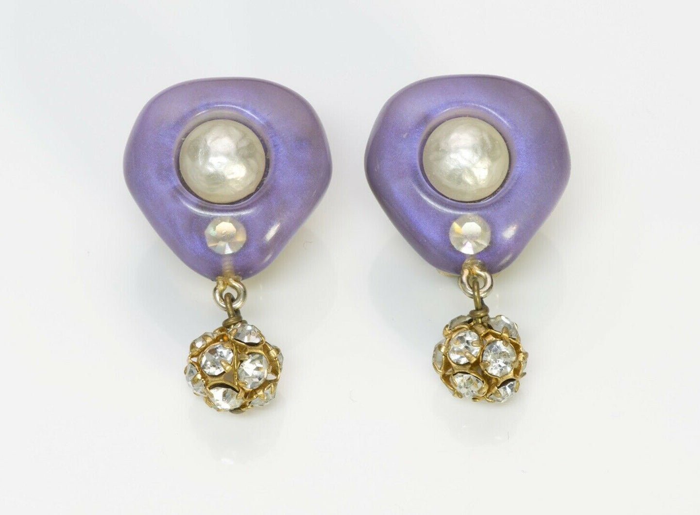 CHANEL CC Vintage 1996 Purple Iridescent Crystal Pearl Earrings - DSF Antique Jewelry