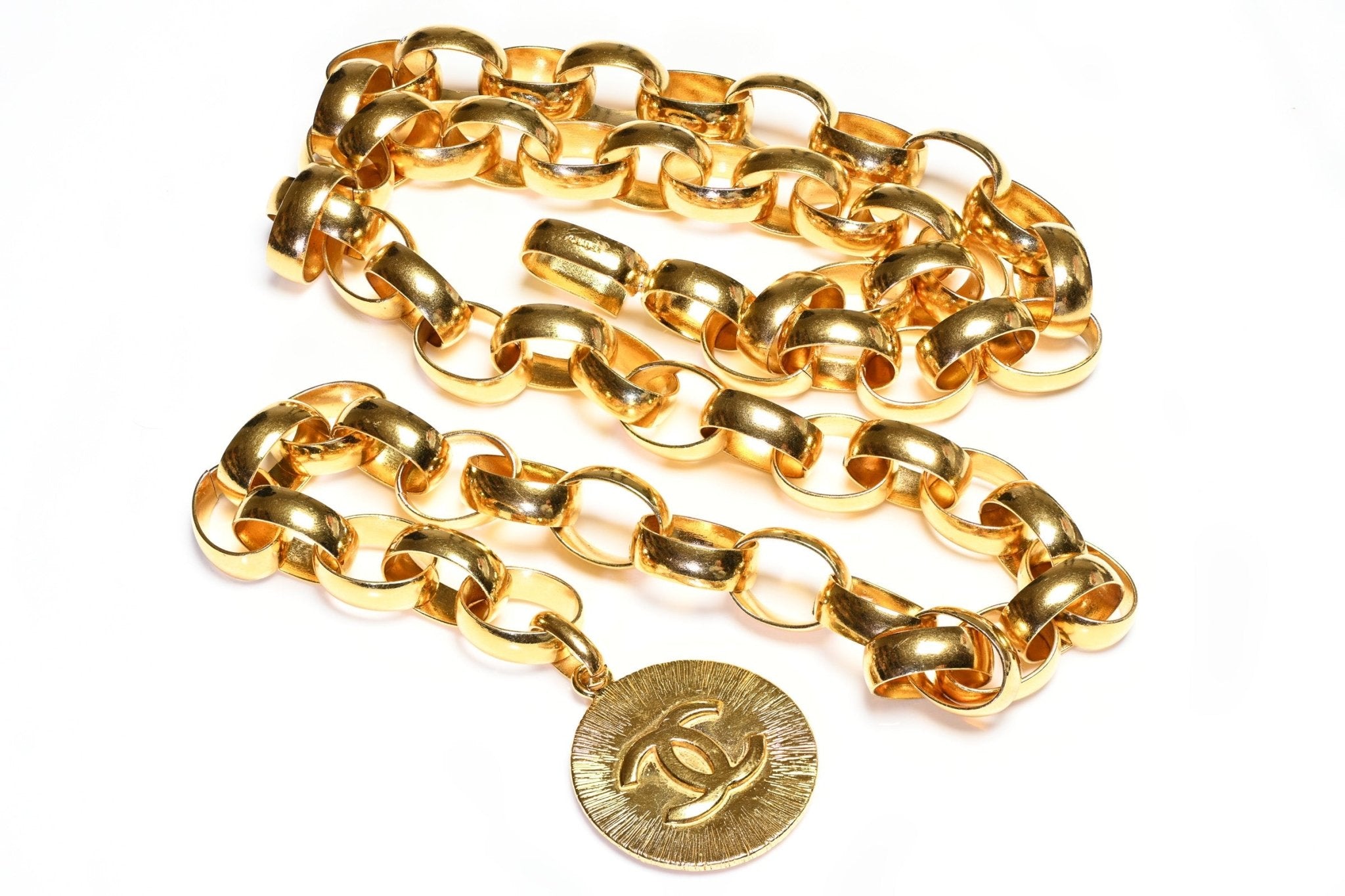 Chanel Paris 1980's Gold Plated Wide CC Starburst Medallion Chain Belt - DSF Antique Jewelry