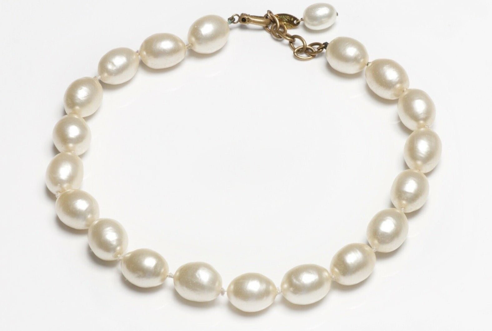 CHANEL Paris 1983 Maison Gripoix Glass Pearls Collar Choker Necklace