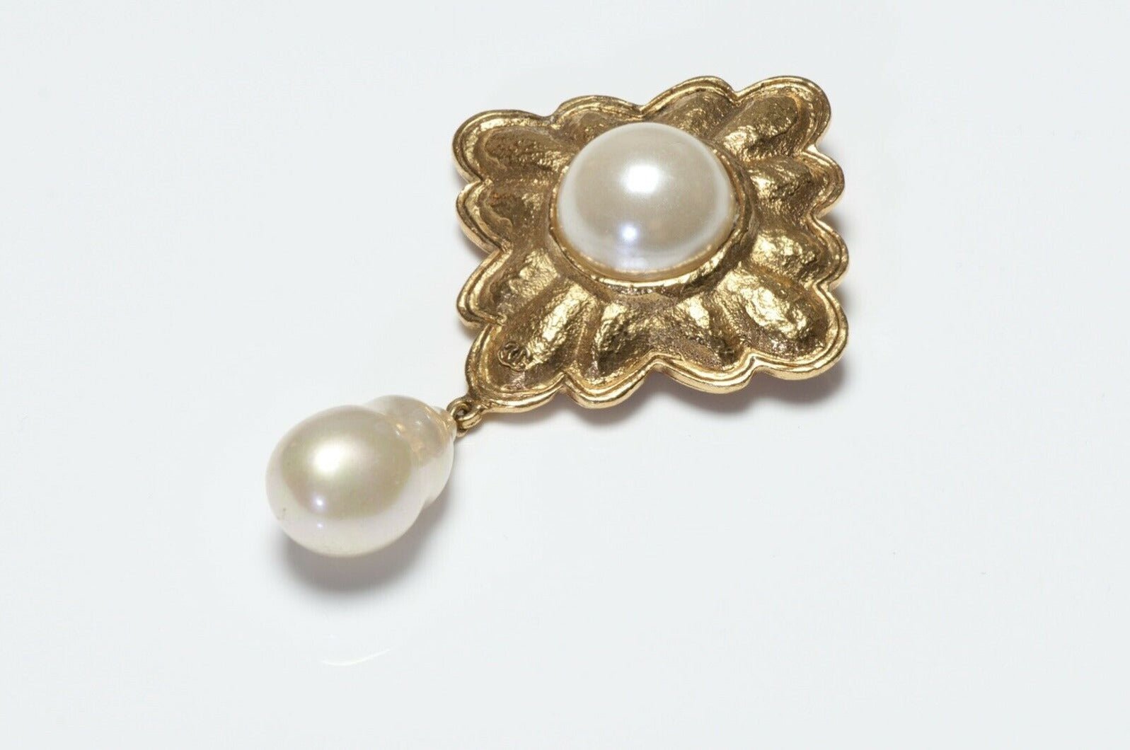 CHANEL Paris 1990’s CC Faux Baroque Pearl Drop Brooch - DSF Antique Jewelry