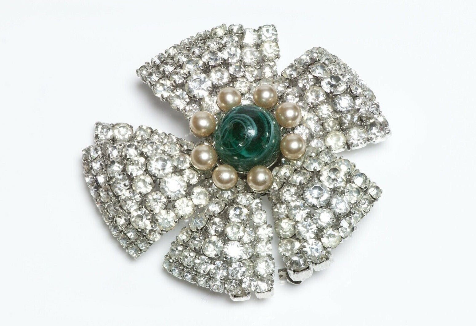 Christian DIOR 1960 Green Cabochon Glass Pearl Flower Brooch - DSF Antique Jewelry