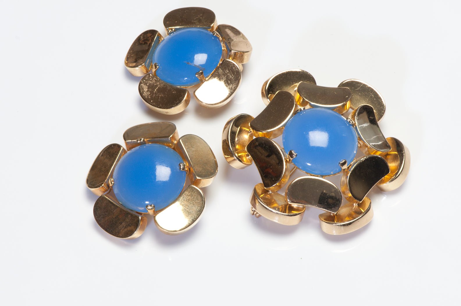 Christian Dior 1968 Henkel & Grosse Blue Cabochon Flower Earrings Brooch Set - DSF Antique Jewelry