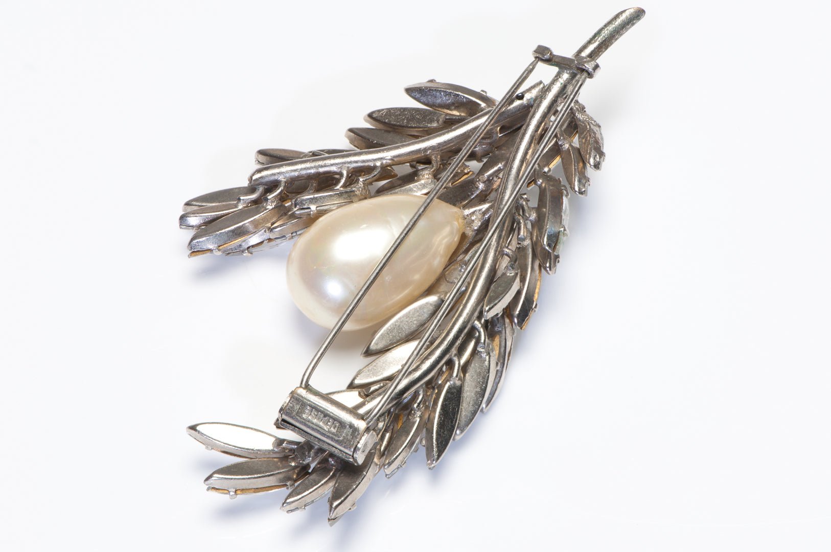 Christian Dior Couture 1950’s Roger Jean-Pierre Crystal Pearl Flower Brooch