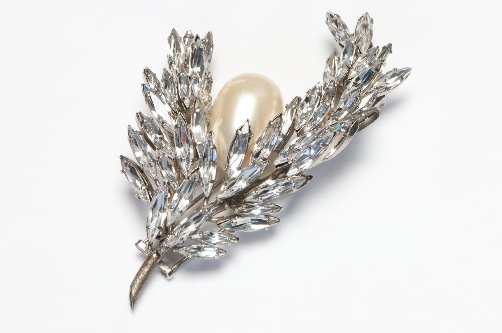 Christian Dior Couture 1950’s Roger Jean-Pierre Crystal Pearl Flower Brooch