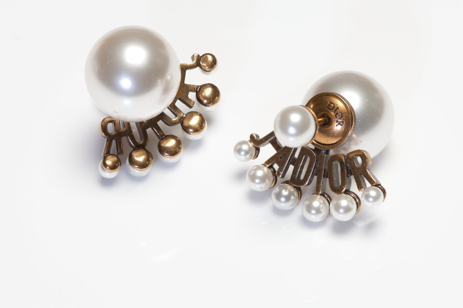 Christian Dior J'Adior Pearl Stud Earrings - DSF Antique Jewelry