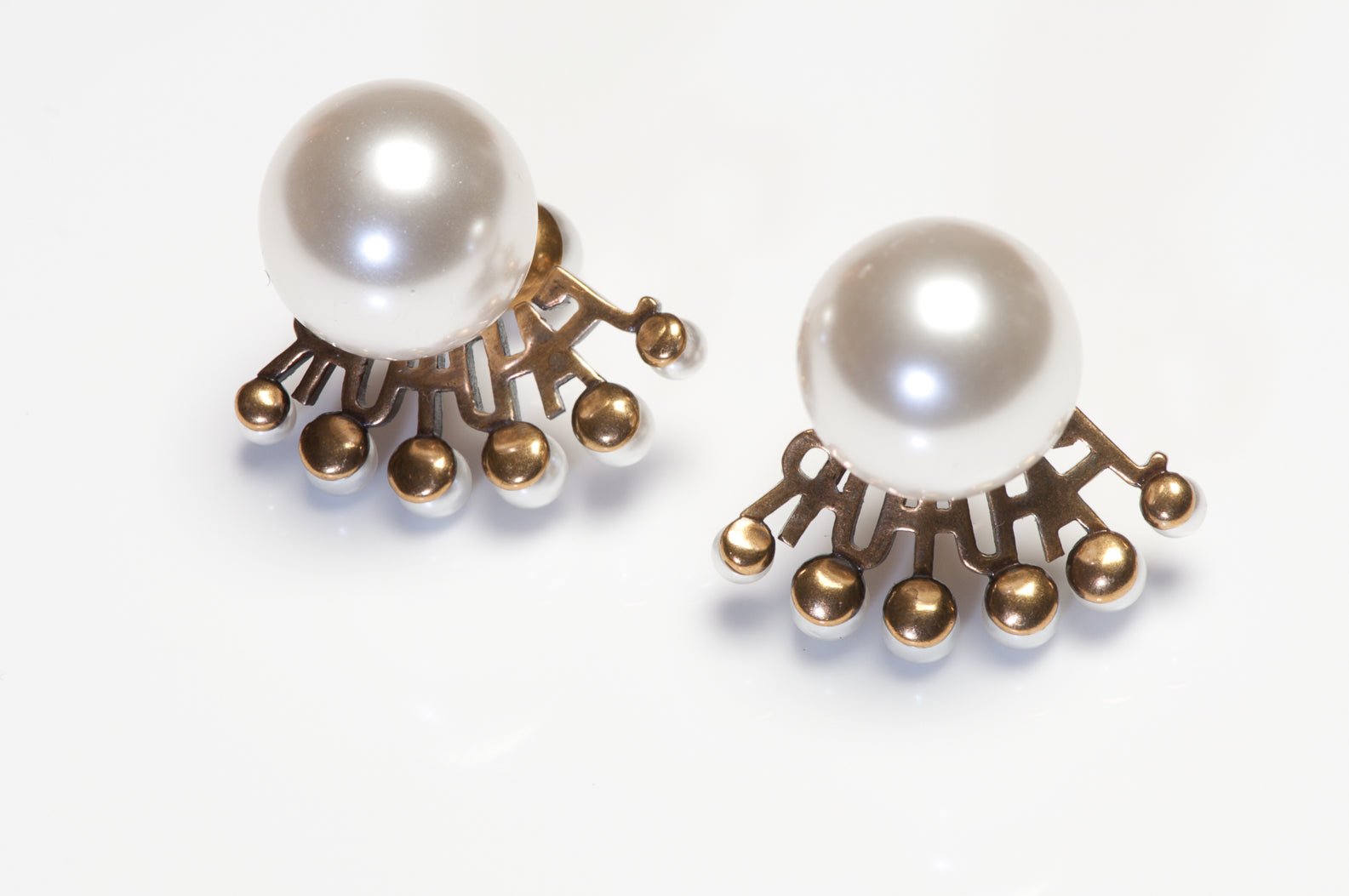 Christian Dior J'Adior Pearl Stud Earrings - DSF Antique Jewelry
