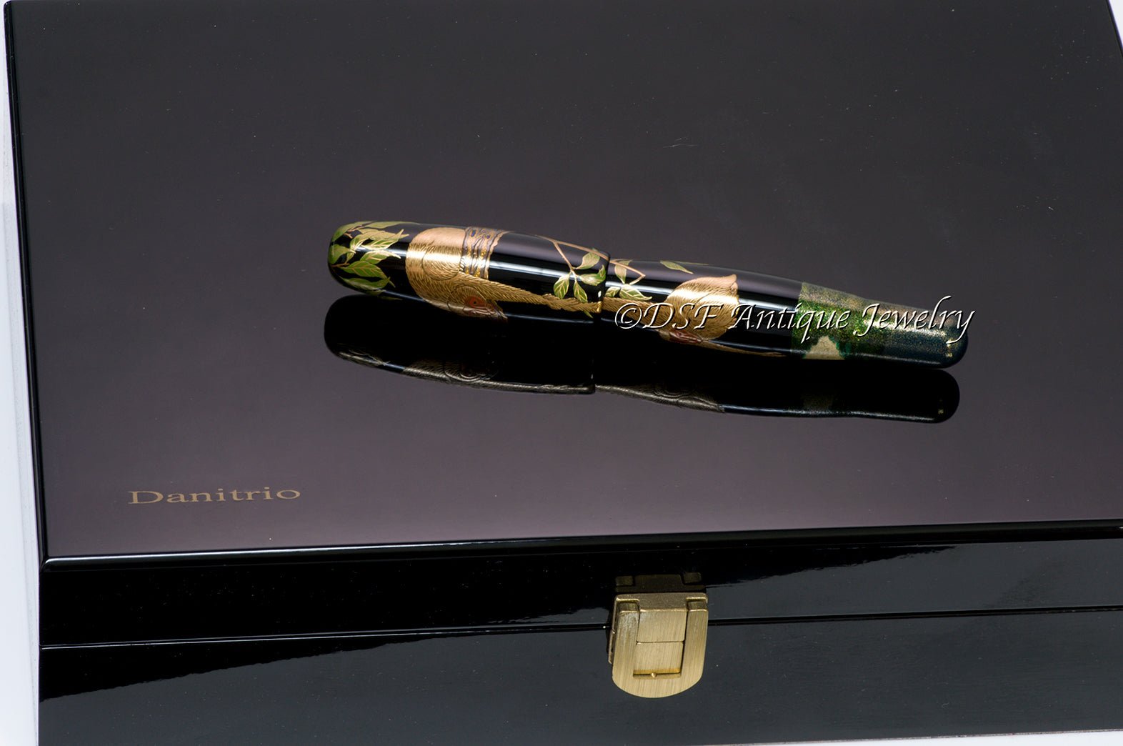 Danitrio En-Koh Monkeys Limited Edition Maki-e Hyotan Fountain Pen