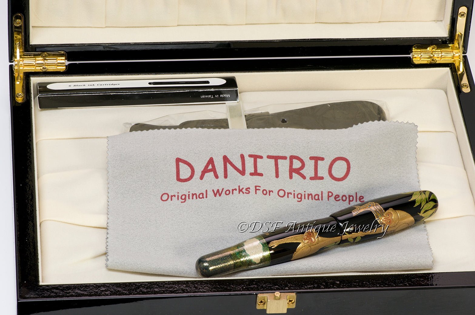 Danitrio En-Koh Monkeys Limited Edition Maki-e Hyotan Fountain Pen