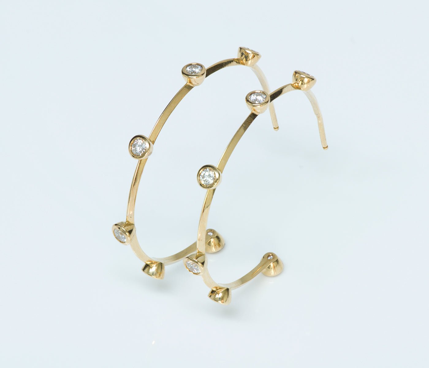 De Beers 18K Gold Diamond Earrings - DSF Antique Jewelry