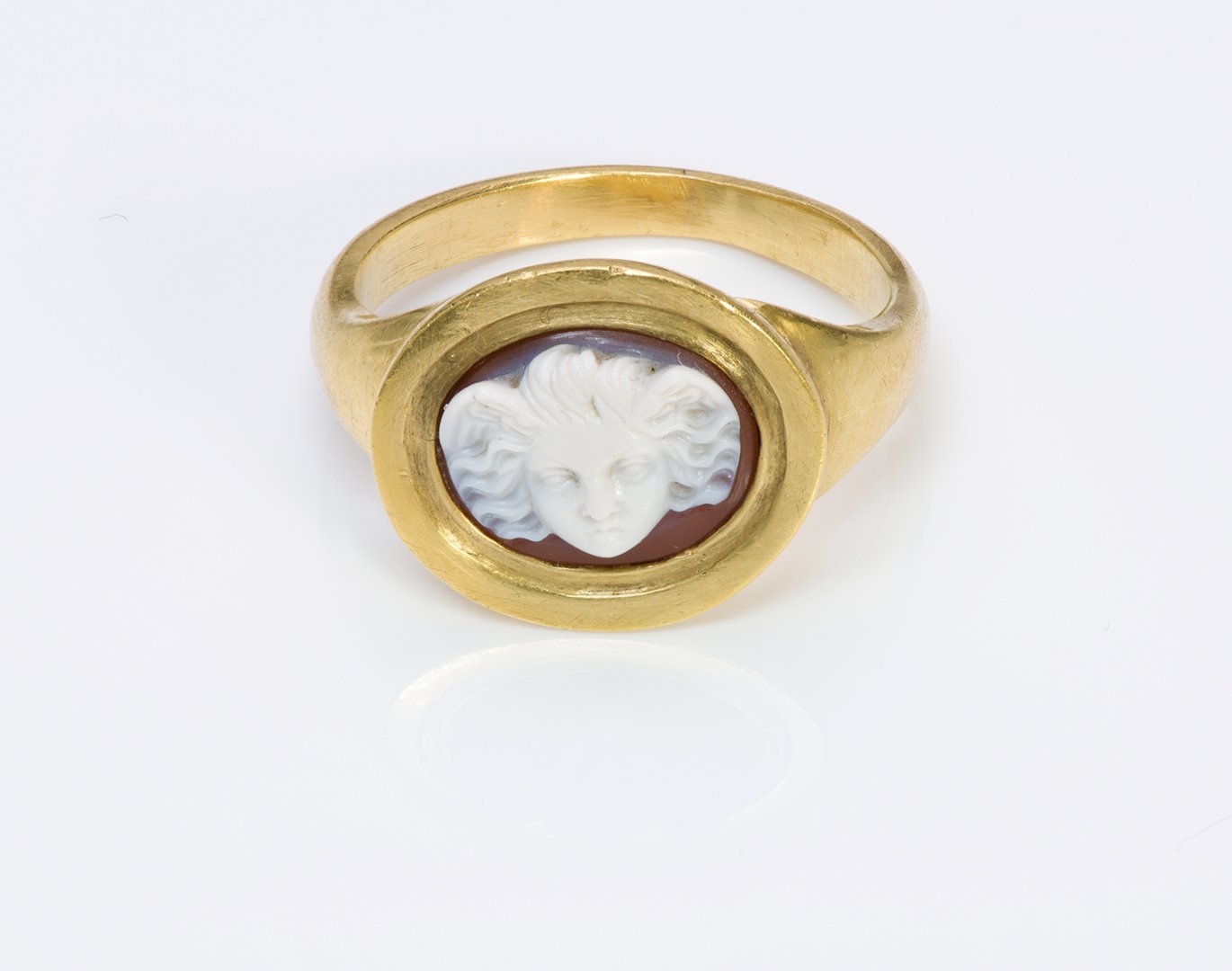 Early Angel Cameo Antique Gold Ring