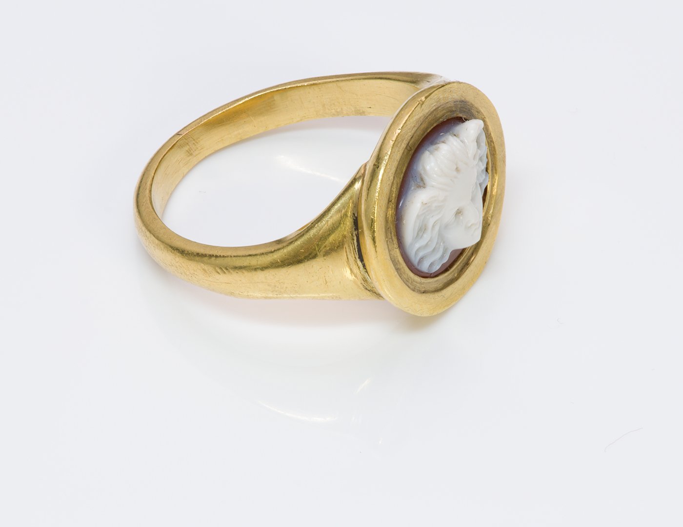 Early Angel Cameo Antique Gold Ring
