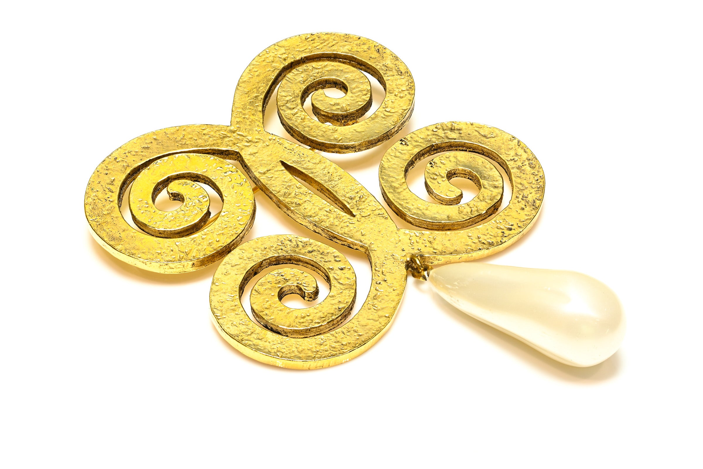 Vintage Fall 1989 Chanel Paris Runway Pearl Butterfly Brooch 1