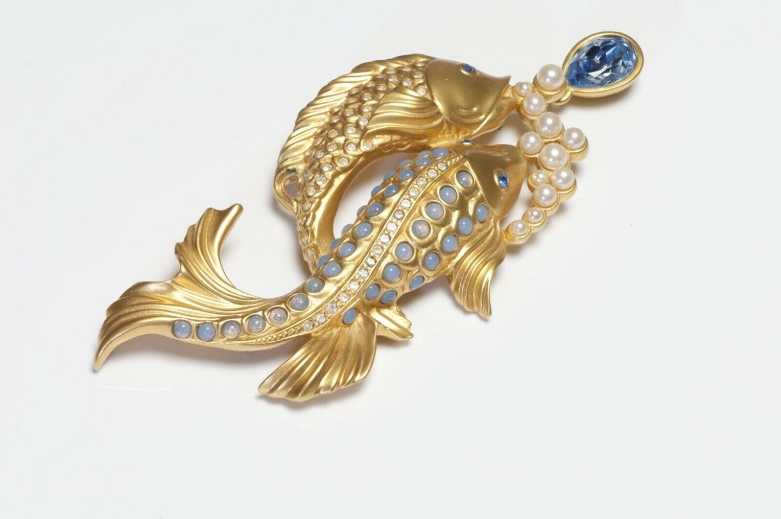 Elizabeth Taylor Avon “Sea Shimmer” Fish Blue Crystal Glass Brooch