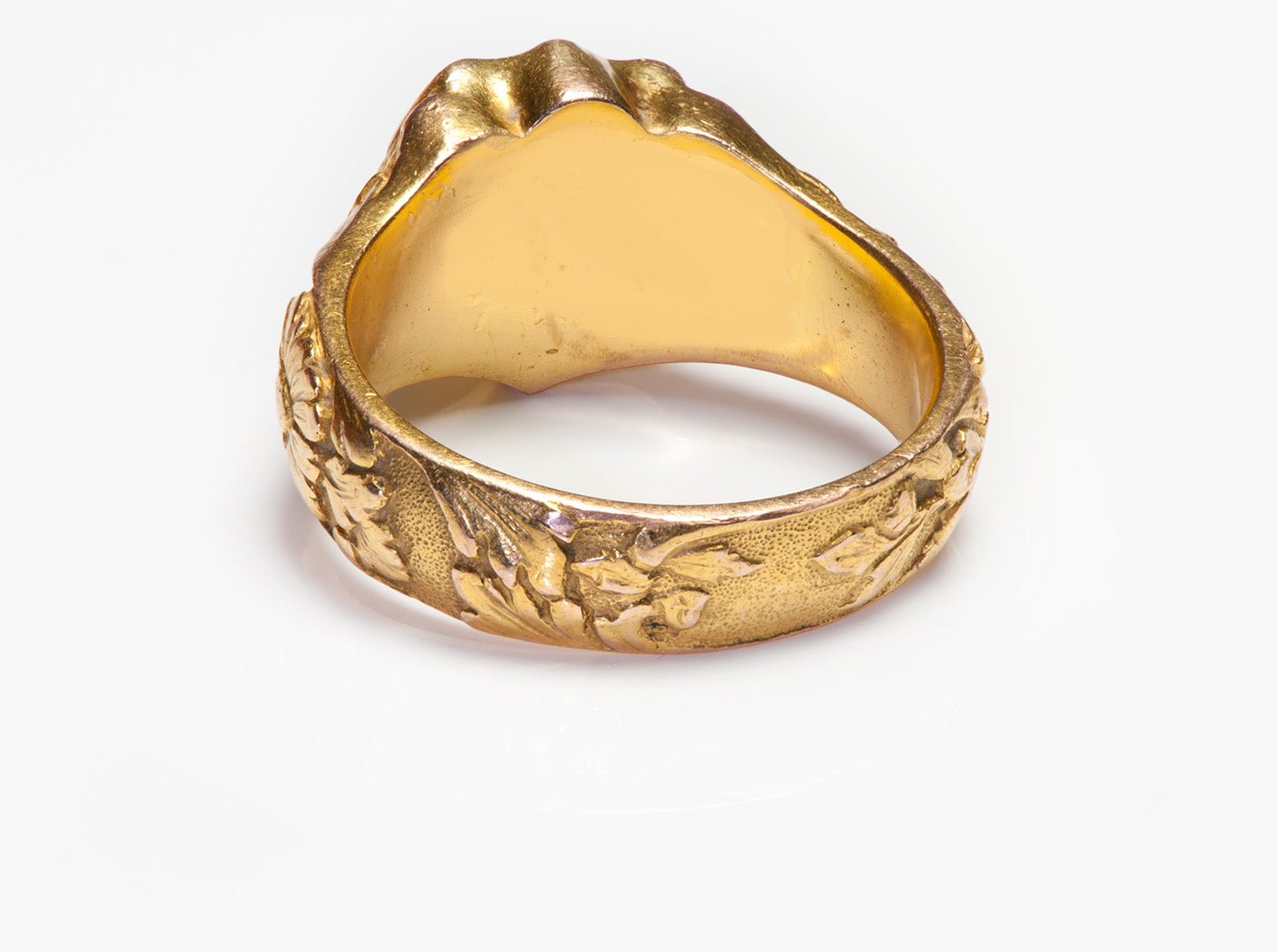 Exquisite Antique Gustav Manz 18K Gold Shield Agate Intaglio Men's Ring