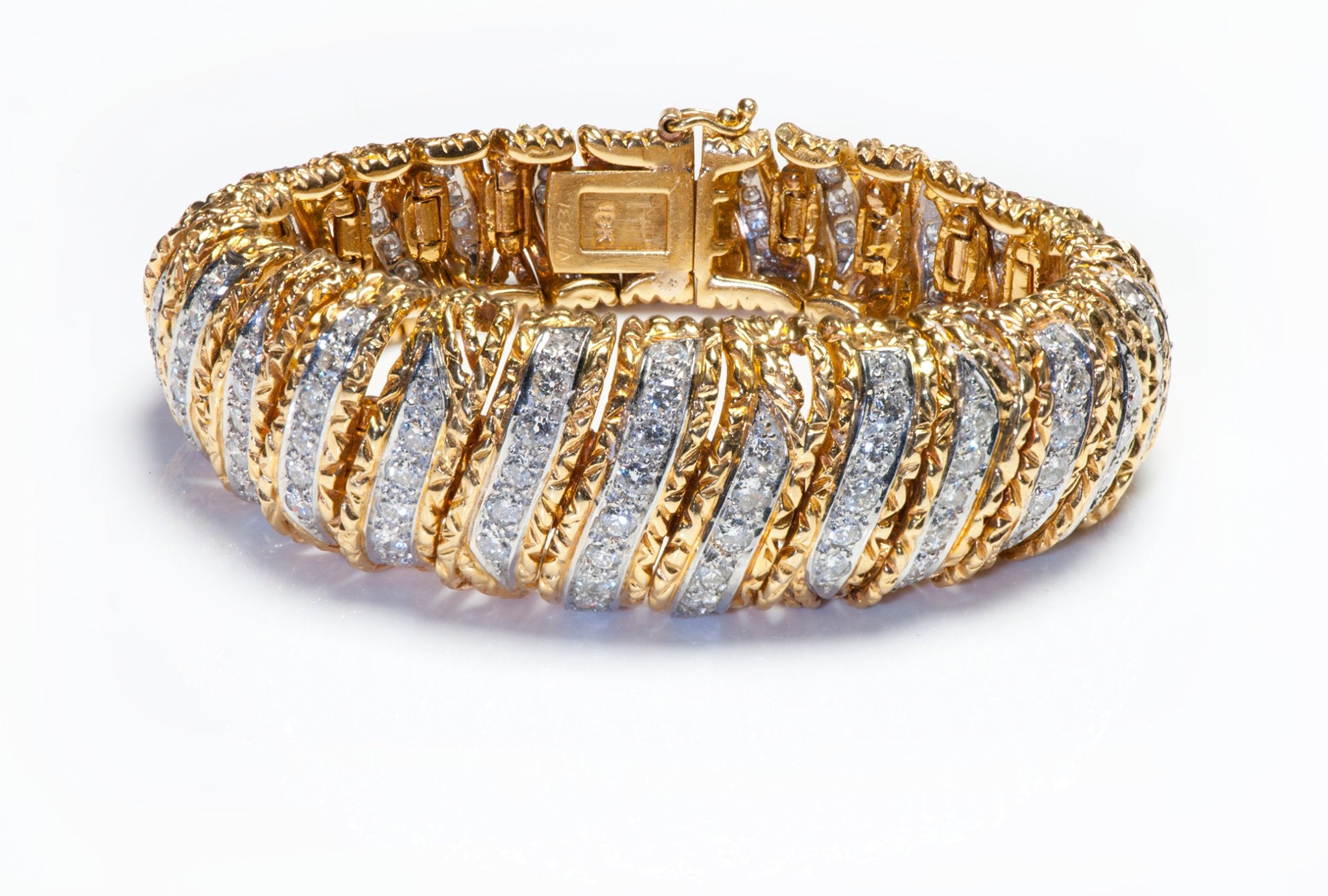 Exquisite Vintage 18K Yellow Gold Diamond Bracelet - DSF Antique Jewelry