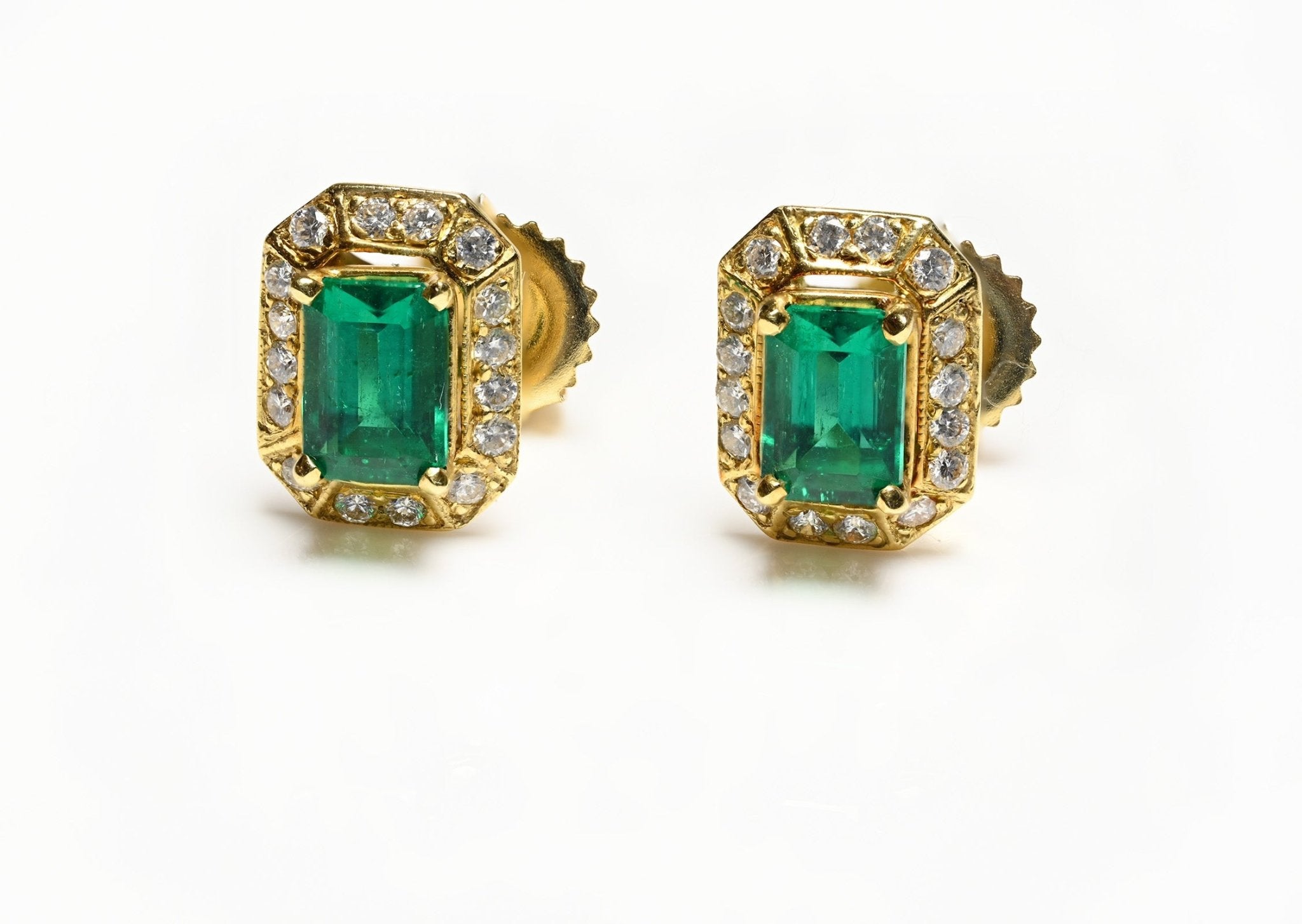 Fine Natural Colombian Emerald Diamond 18K Stud Earrings - DSF Antique Jewelry