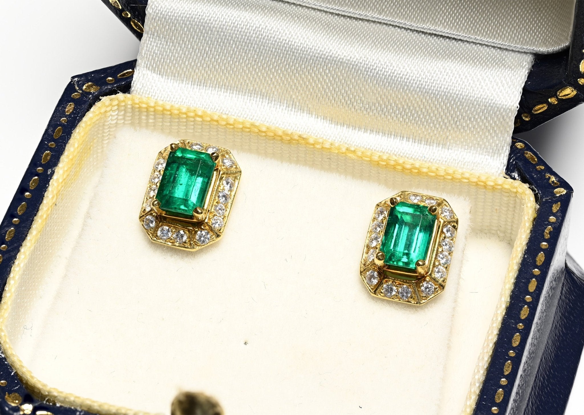 Fine Natural Colombian Emerald Diamond 18K Stud Earrings