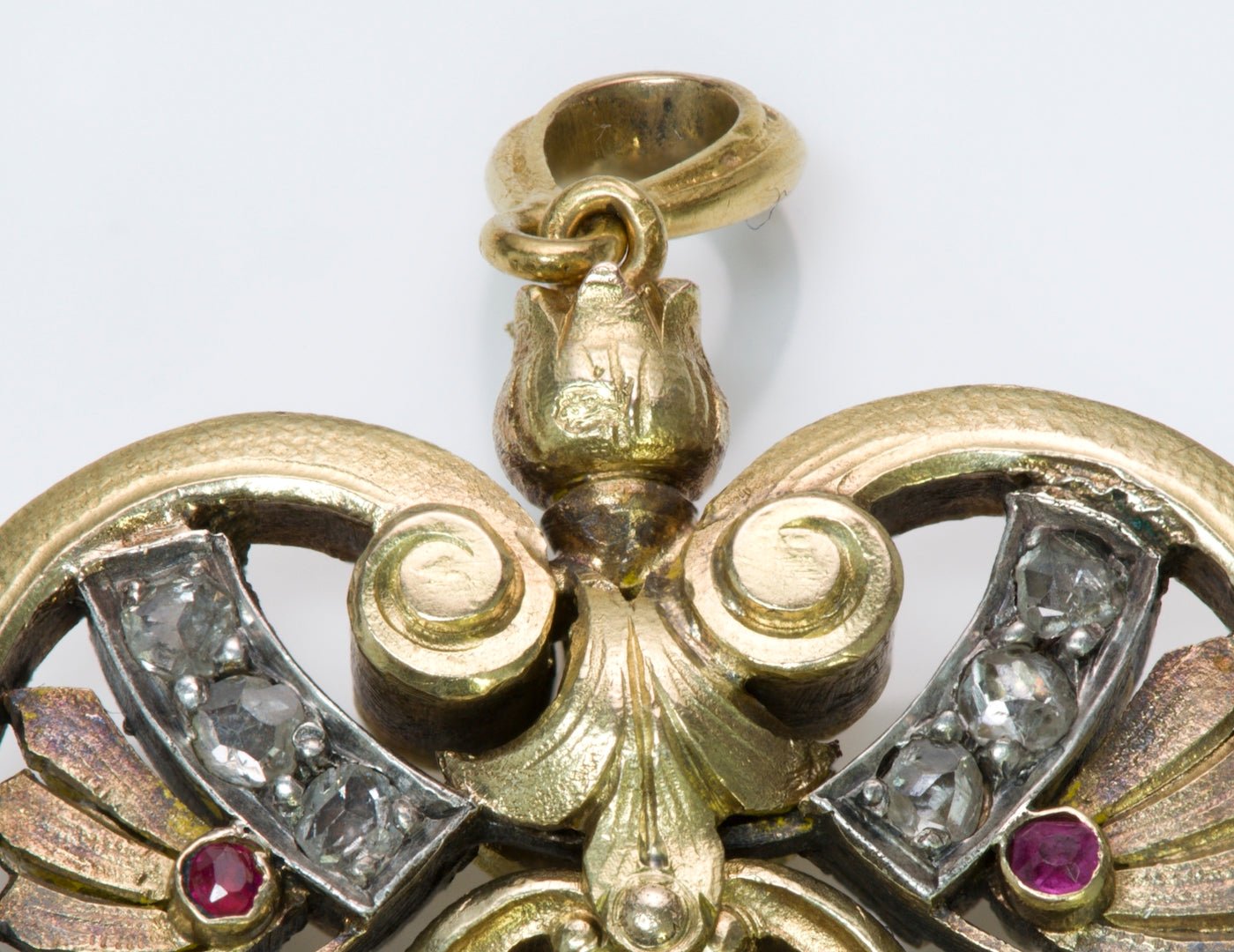 French Art Nouveau Gold Pearl Pendant