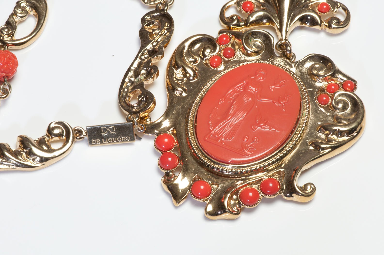 Gianni de Liguoro 1980’s Gold Plated Faux Carved Coral Cameo Pendant Necklace