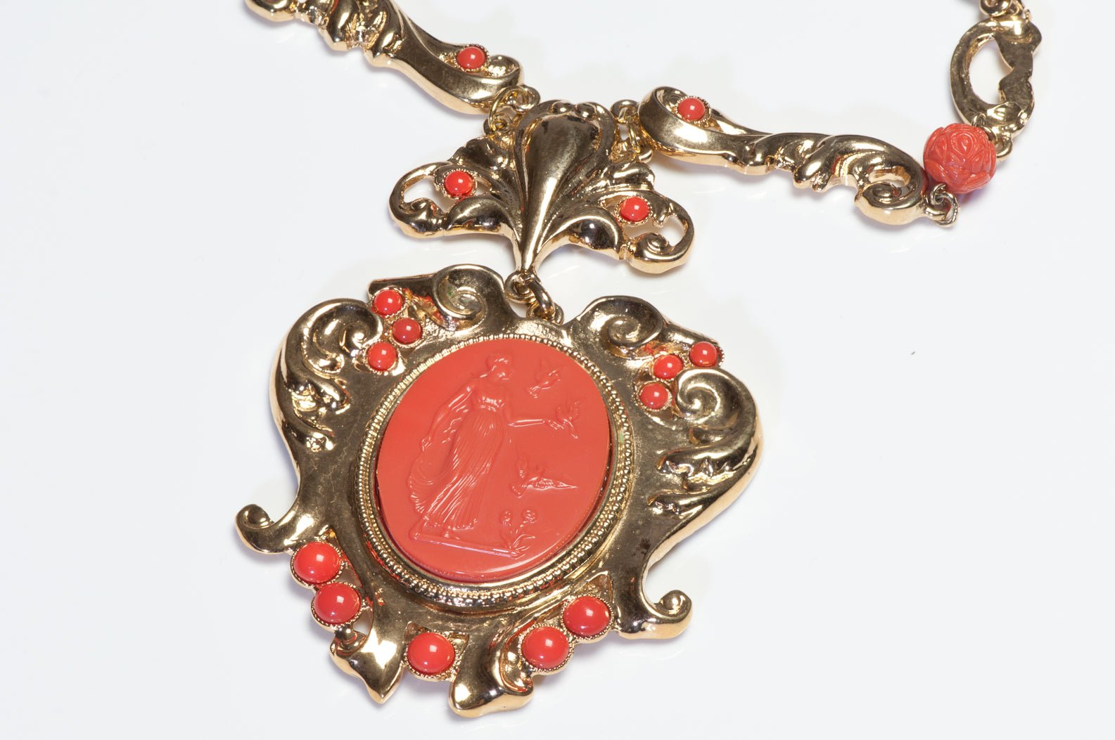 Gianni de Liguoro 1980’s Gold Plated Faux Carved Coral Cameo Pendant Necklace
