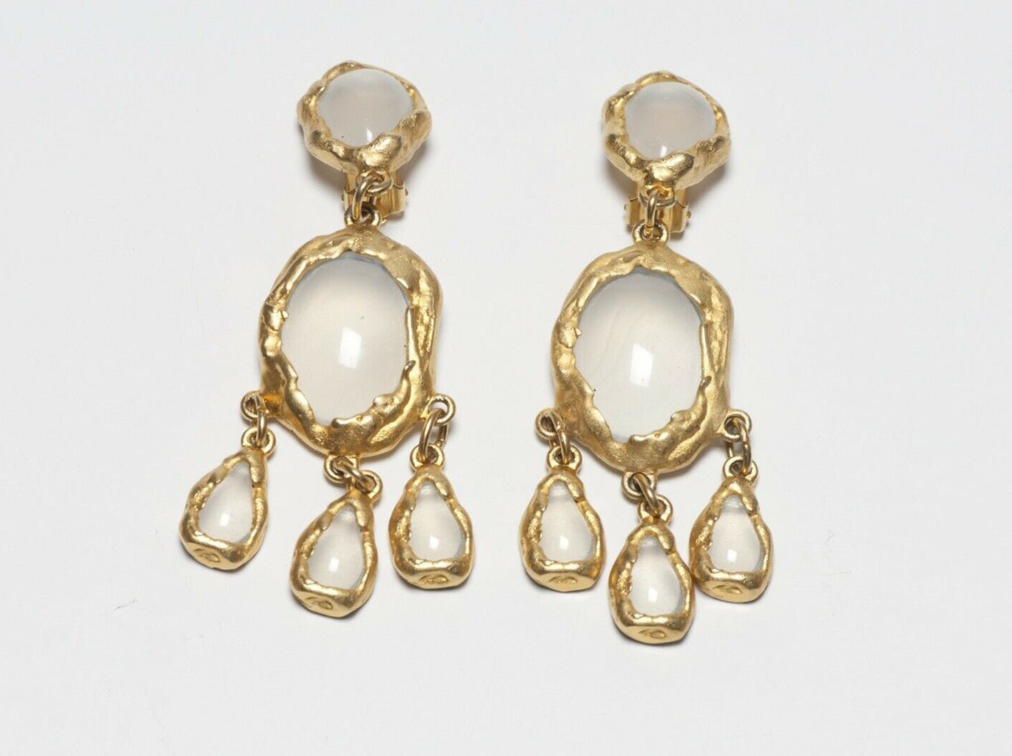 Gianni de Liguoro Opaline White Glass Necklace Earrings Set