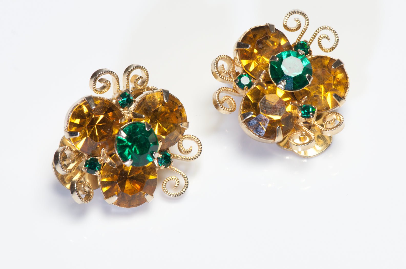 Hattie Carnegie 1950’s Green Yellow Aurora Borealis Crystal Brooch Earrings Set