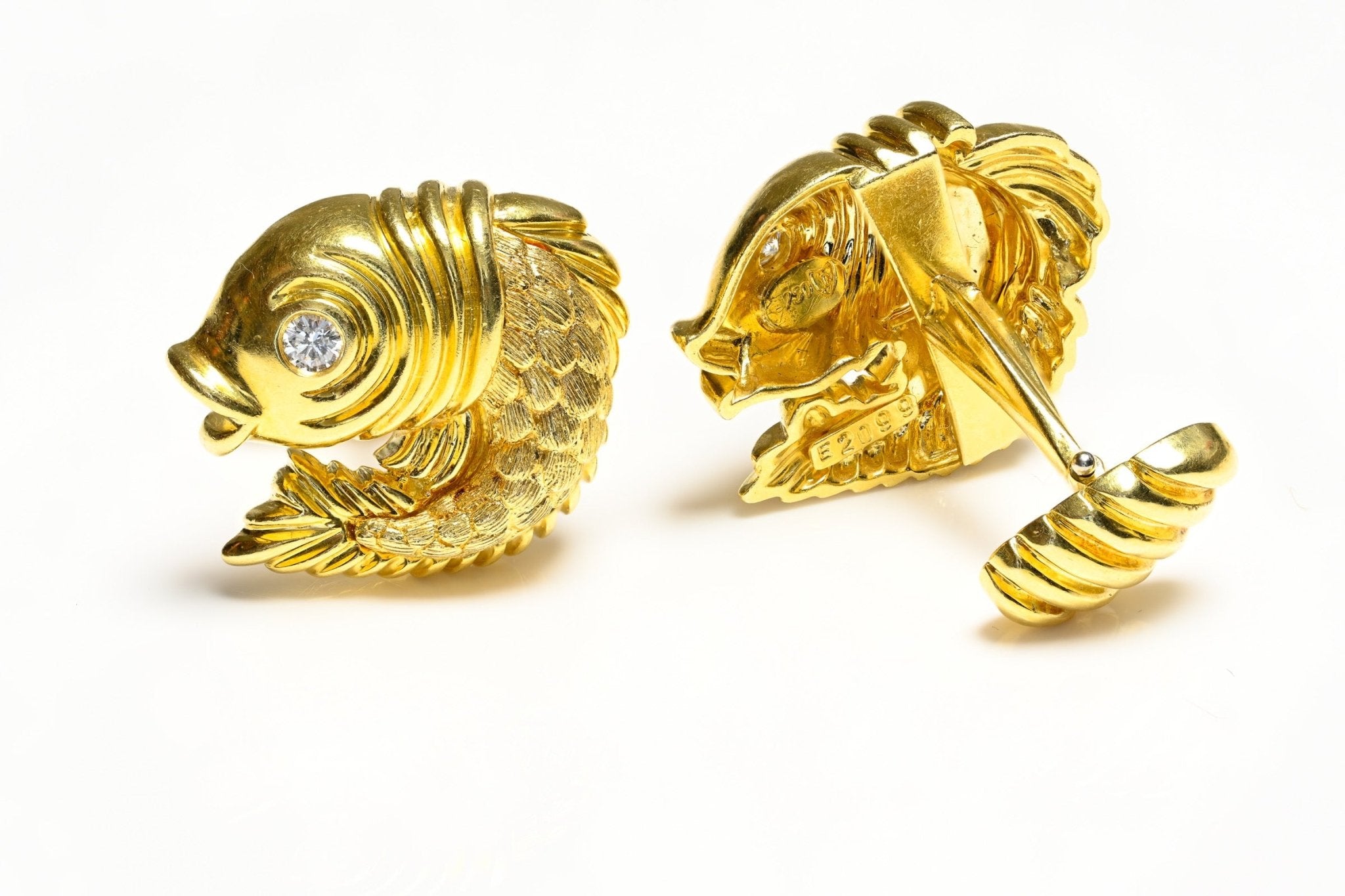 Henry Dunay 18K Gold Diamond Zodiac Pisces Fish Cufflinks