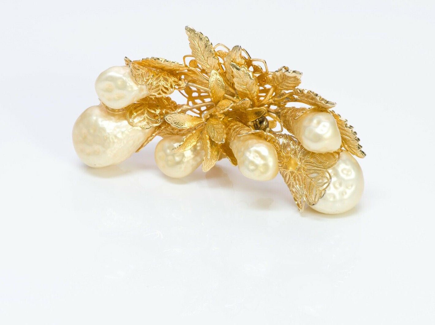 HOBE 1965 Baroque Pearls Leaf Brooch