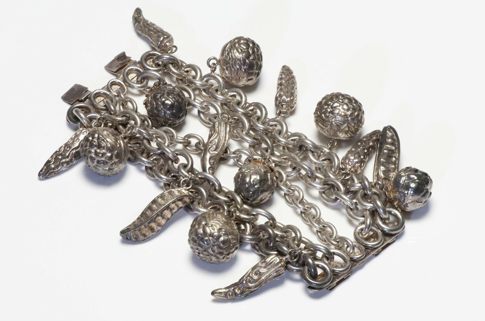 Isabel Canovas Artichoke Pepper Charm Chain Bracelet