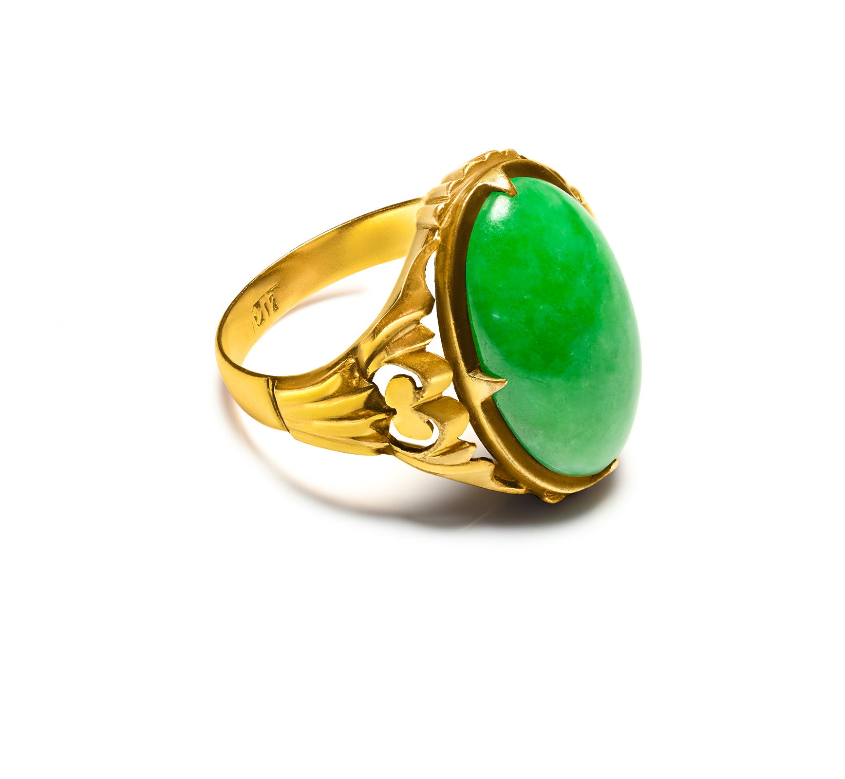 Antique Yellow Gold Cabochon Jade Ring 