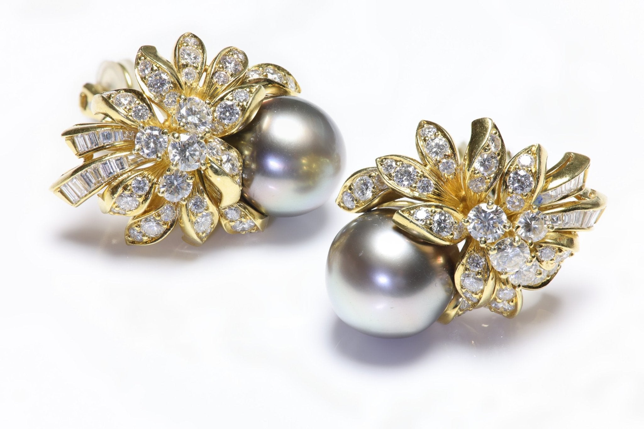 Kurt Wayne 18K Gold Diamond Pearl Earrings
