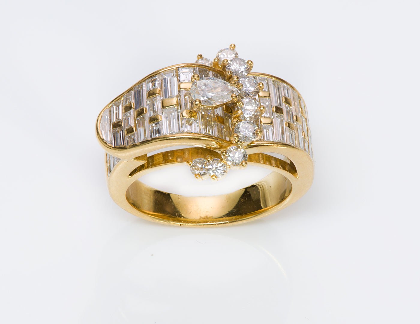 Kurt Wayne Diamond 18K Gold Buckle Ring