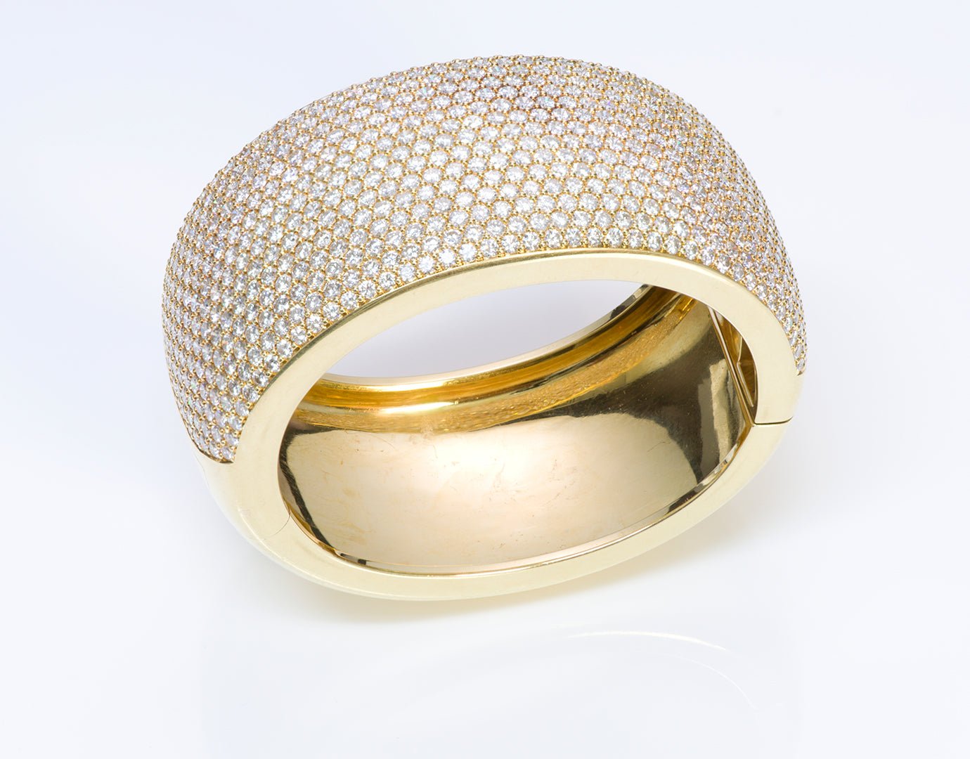 Kurt Wayne Pave Diamond 18K Gold Bangle Bracelet