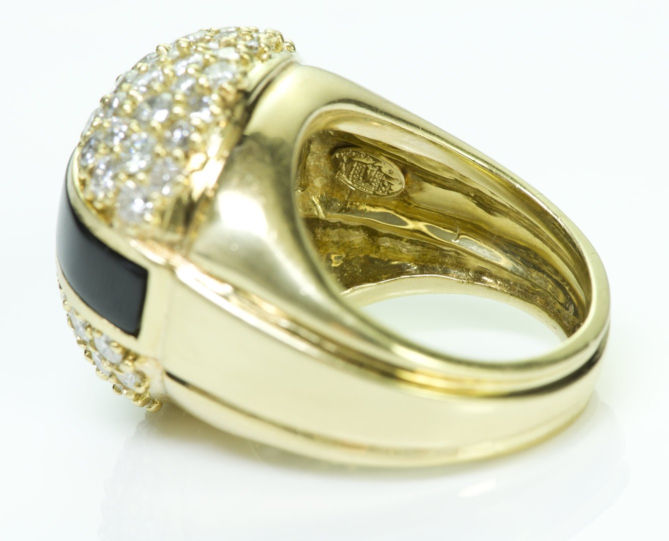 La Triomphe Gold Onyx Diamond Ring