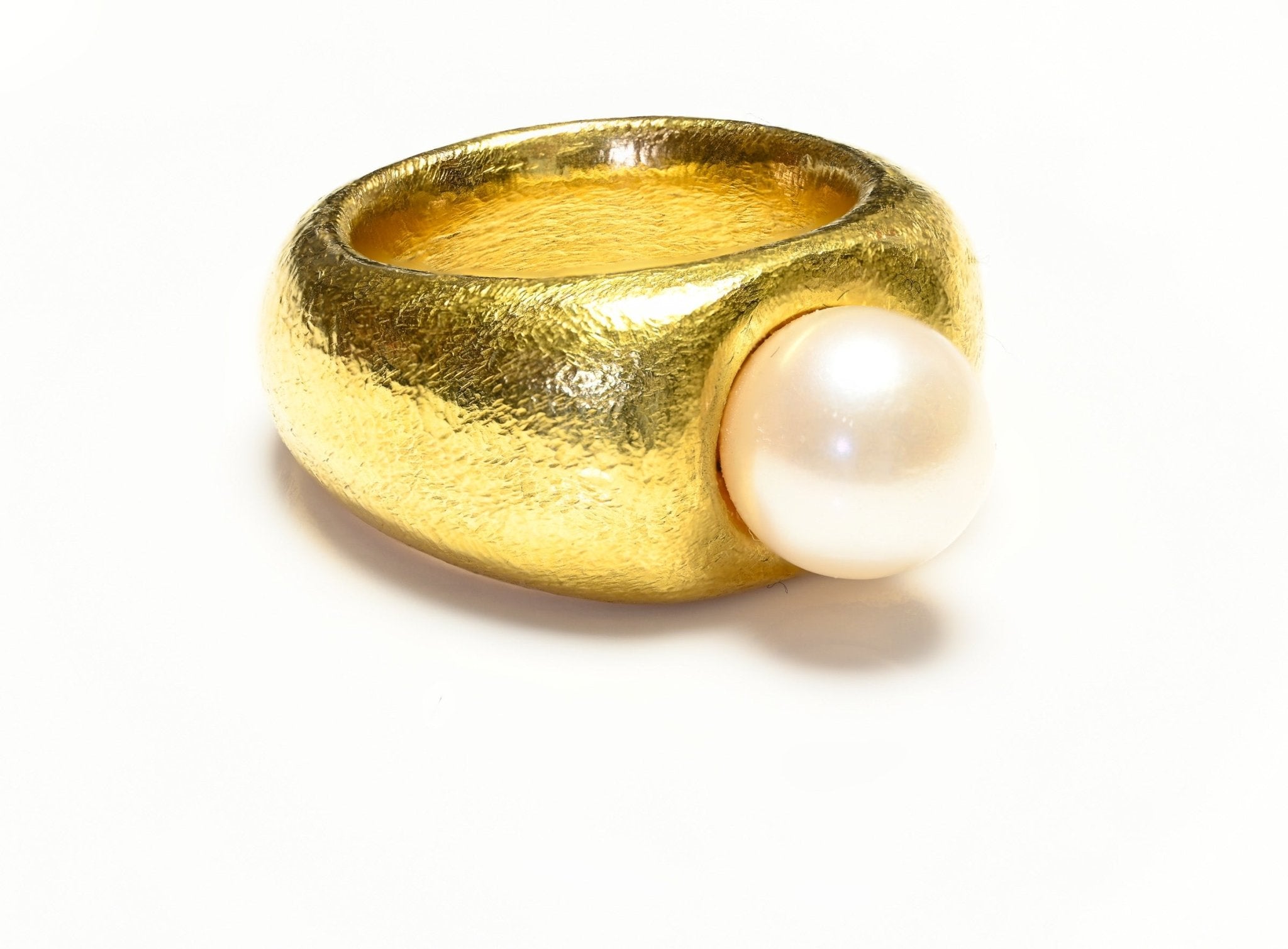 Linda Lee Johnson 22K Yellow Gold Pearl Ring