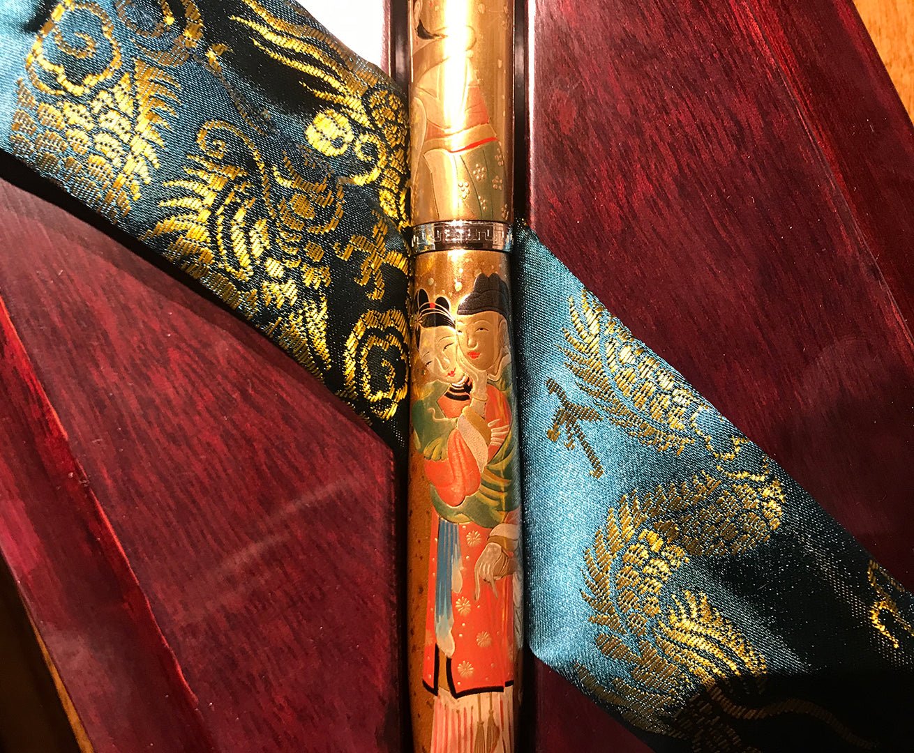 Loiminchay Erotica de Chine Golden Lotus Maki-e Fountain Pen