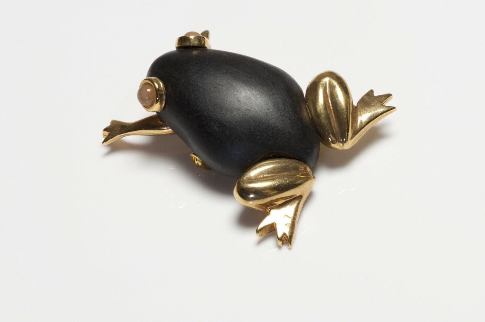L’oree du Bois Frederic Beziat 18K Gold Wood Carnelian Frog Brooch
