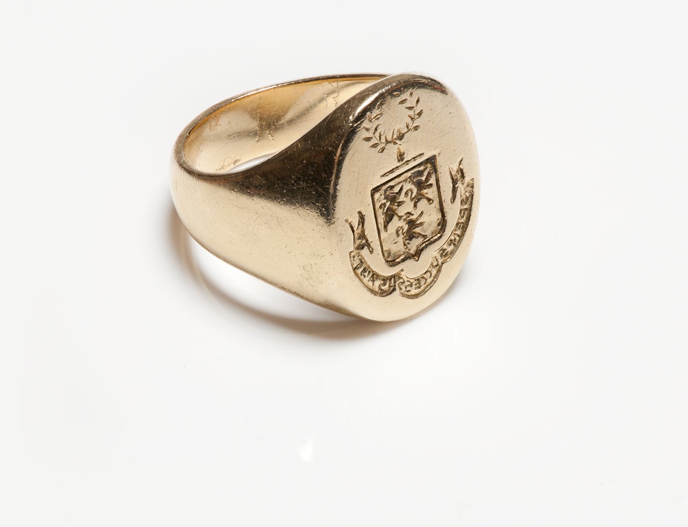 Men's Antique Yellow Gold Ross Clan Signet Crest Ring