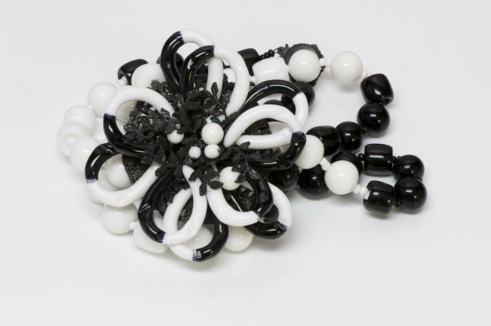 Miriam Haskell 1950’s Black White Glass Beads Flower Necklace