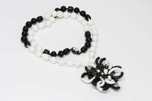 Miriam Haskell 1950’s Black White Glass Beads Flower Necklace