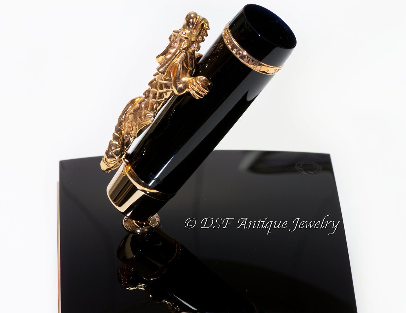 Montblanc Gold Dragon 88 Pen Stand Year of the Golden Dragon