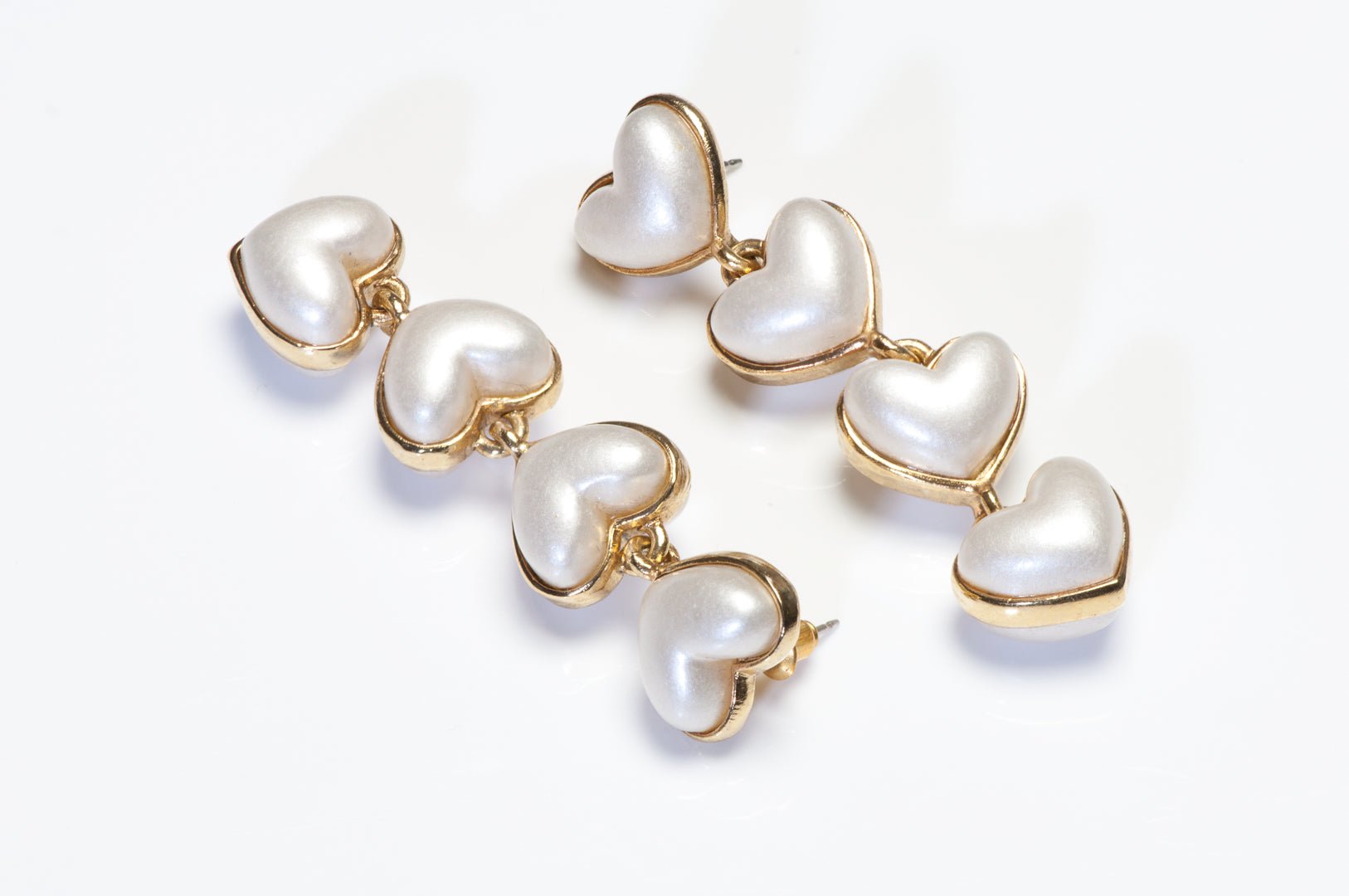 Oscar de la Renta Long Pearl Heart Drop Earrings