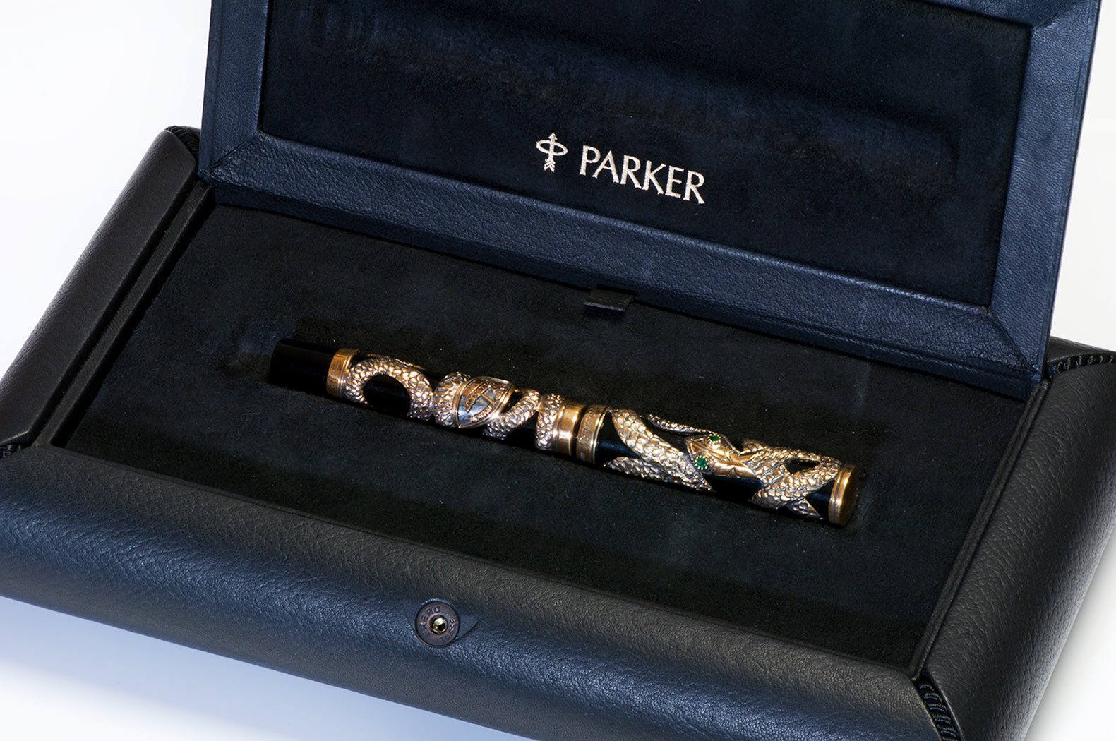 Parker 18K Gold Snake Fountain Pen