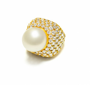 Vintage 18K Yellow Gold Diamond and Pearl Ring 9.50 cts