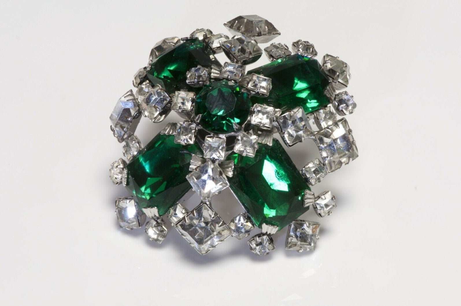 Schreiner New York 1950’s Green Crystal Pendant Brooch