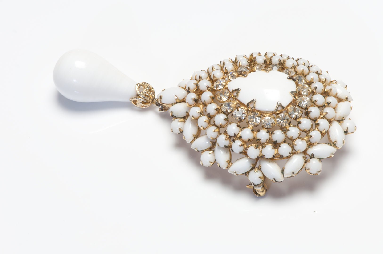 Schreiner NY 1949 for Christian Dior Couture Gripoix White Glass Crystal Brooch